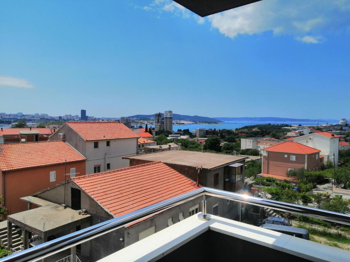 Luxury Apartment Queen Solin Exterior photo